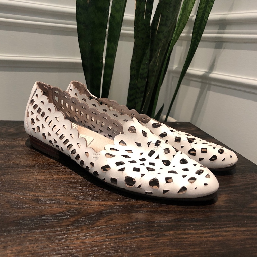 SIZE 7.5 Woman's White Loafers